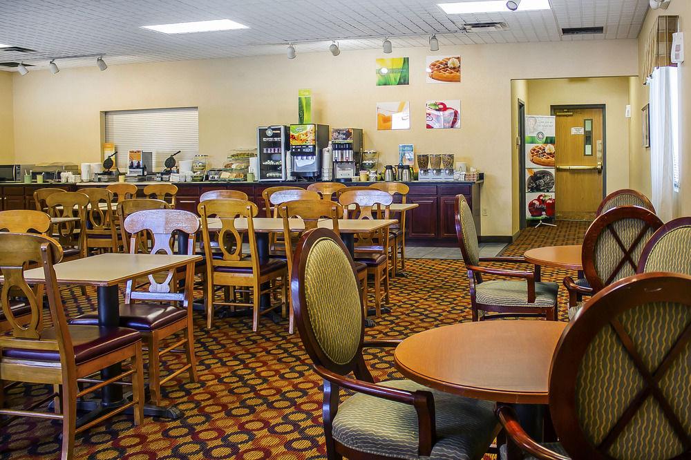 Wilkes-Barre Inn & Suites Exterior foto