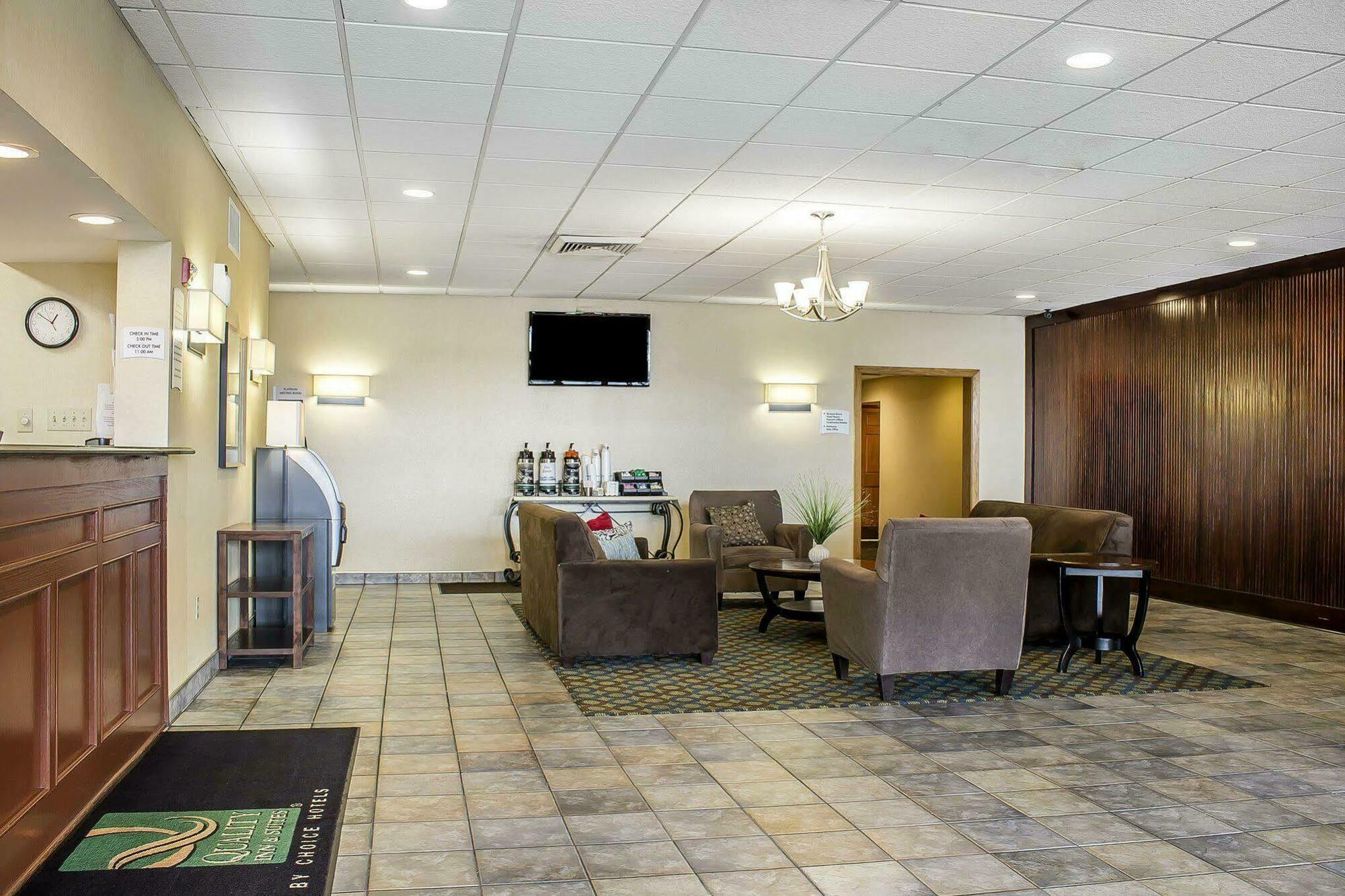 Wilkes-Barre Inn & Suites Exterior foto